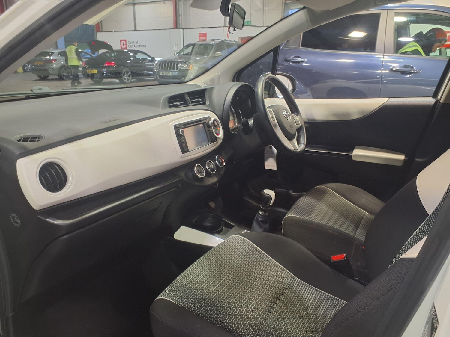 Used Toyota Yaris for sale - 77190498: Photo 9