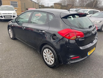 Used Kia Ceed 2014 for sale - 77704649: Photo