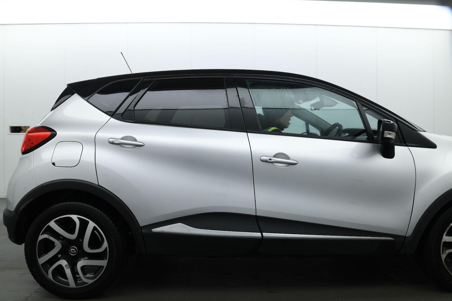 Used Renault Captur for sale - 77267957: Photo 9