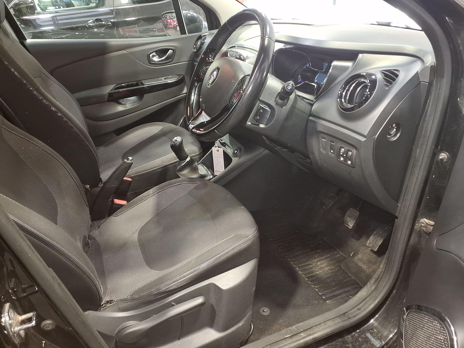 Used Renault Captur 2015 for sale - 77266853: Photo 15