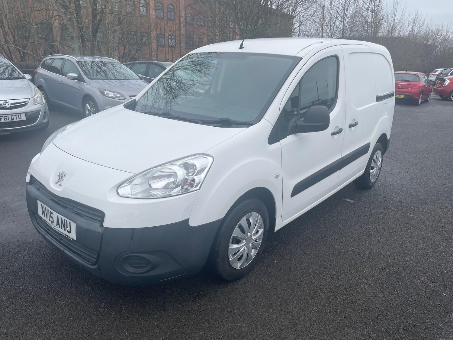 Used Peugeot Partner 2015 for sale - 77633393: Photo 3