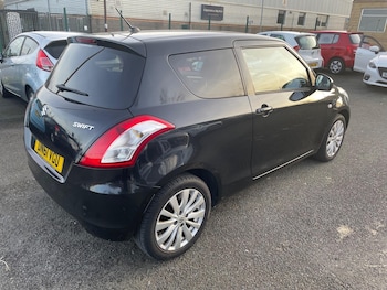 Used Suzuki Swift 2011 for sale - 77585670: Photo