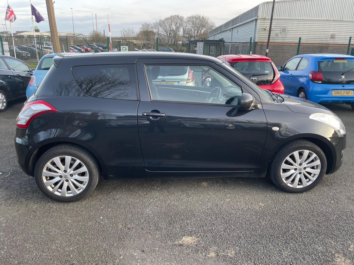 Used Suzuki Swift 2011 for sale - 77585670: Photo 7