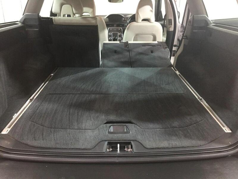 Used Volvo XC70 2014 for sale - 77349667: Photo 37