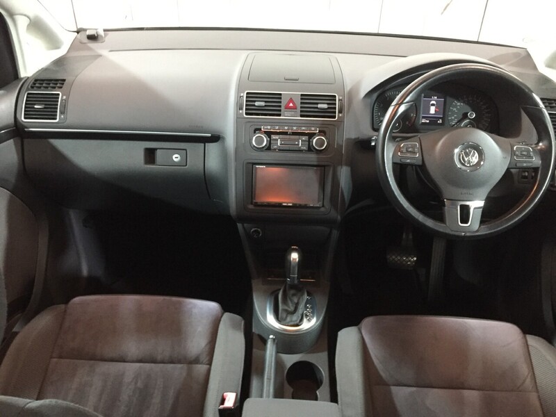 Used Volkswagen Touran 2011 for sale - 76407149: Photo 24