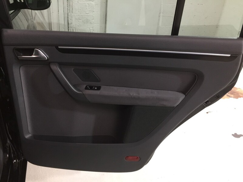 Used Volkswagen Touran 2011 for sale - 76407149: Photo 26