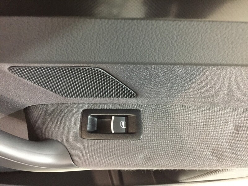 Used Volkswagen Touran 2011 for sale - 76407149: Photo 27