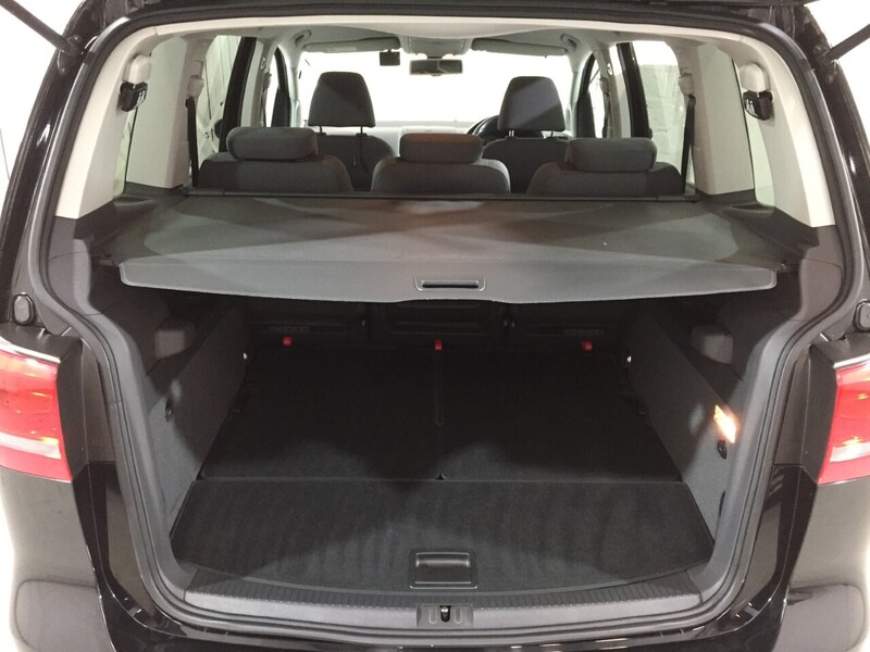 Used Volkswagen Touran 2011 for sale - 76407149: Photo 31