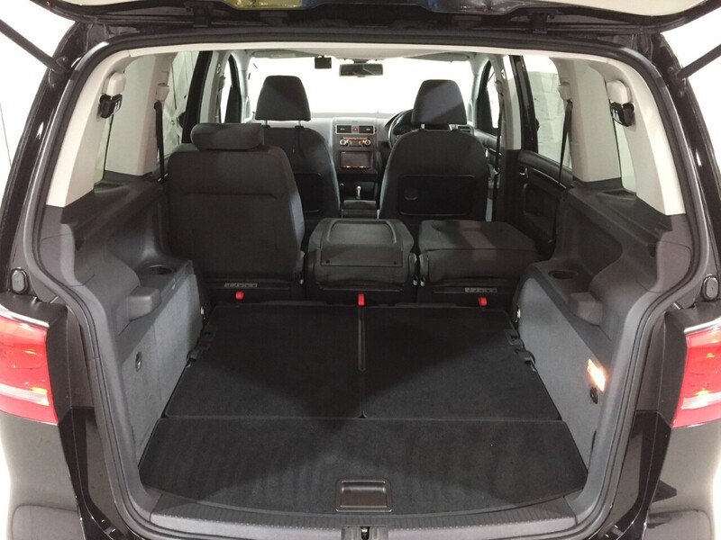 Used Volkswagen Touran 2011 for sale - 76407149: Photo 37