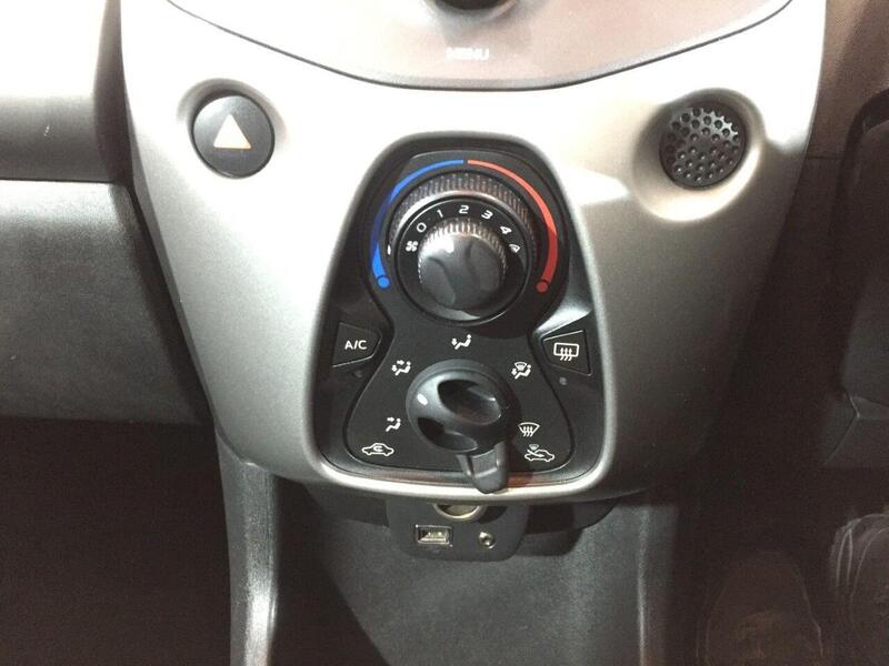 Used Toyota AYGO 2016 for sale - 76402488: Photo 15