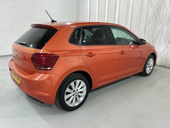 Used Volkswagen Polo 2018 for sale - 76402489: Photo