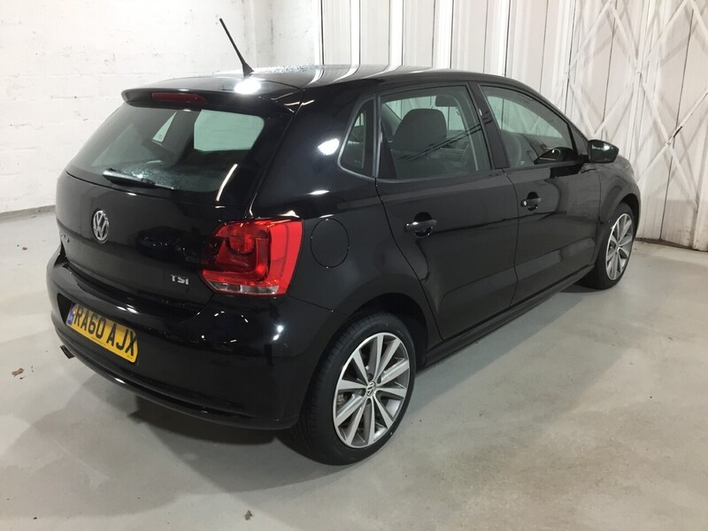 Used Volkswagen Polo 2010 for sale - 76686788: Photo 2
