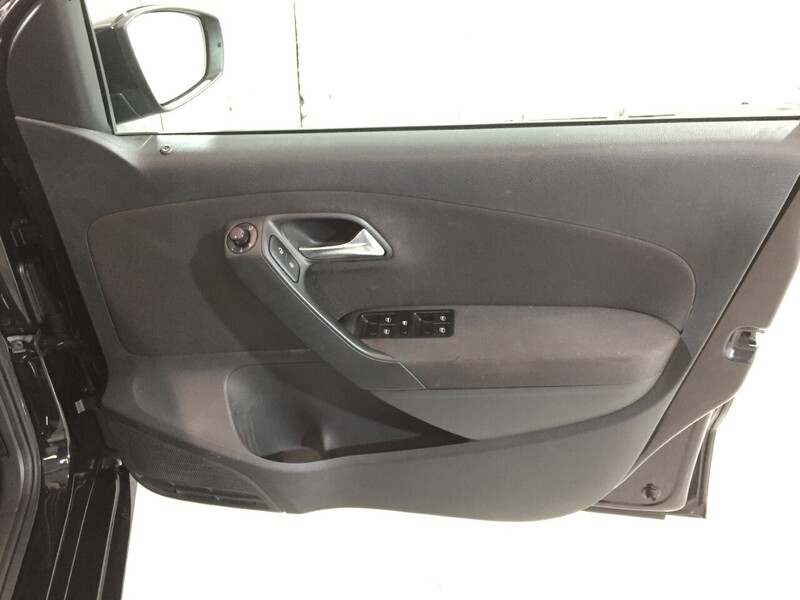 Used Volkswagen Polo 2010 for sale - 76686788: Photo 8