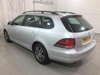 Used Volkswagen Golf 2010 for sale - 77744317: Photo