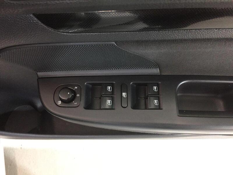 Used Volkswagen Golf 2010 for sale - 77744317: Photo 9