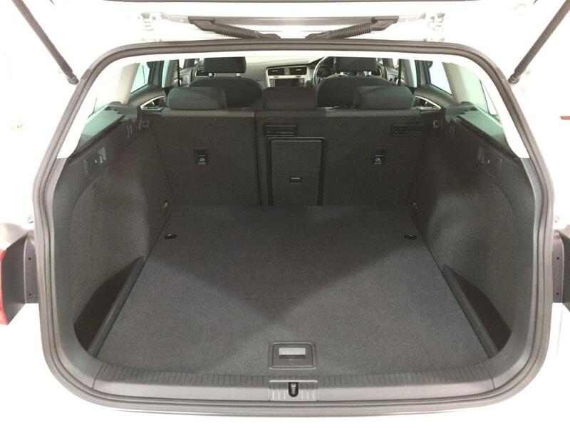 Used Volkswagen Golf 2025 for sale - 76407129: Photo 30