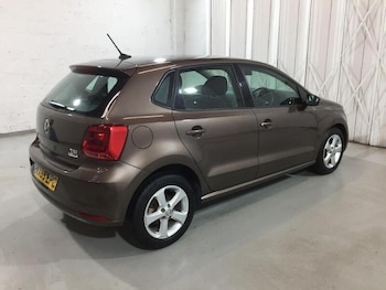 Used Volkswagen Polo 2015 for sale - 78501842: Photo