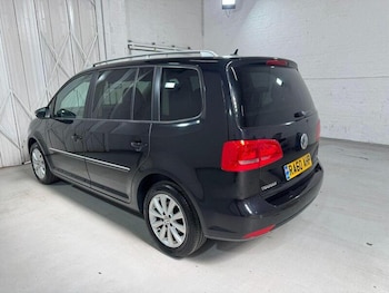 Used Volkswagen Touran 2011 for sale - 79433974: Photo