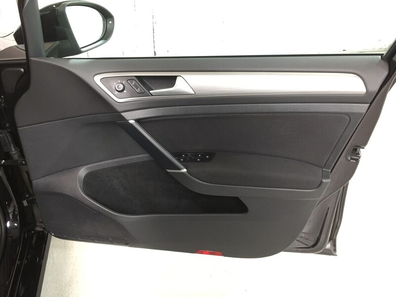 Used Volkswagen Golf 2025 for sale - 76407147: Photo 8