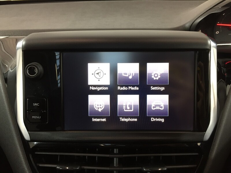 Used Peugeot 208 2014 for sale - 76718735: Photo 14