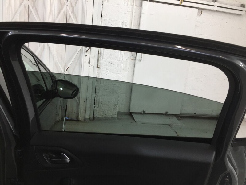 Used Peugeot 208 2014 for sale - 76718735: Photo 28