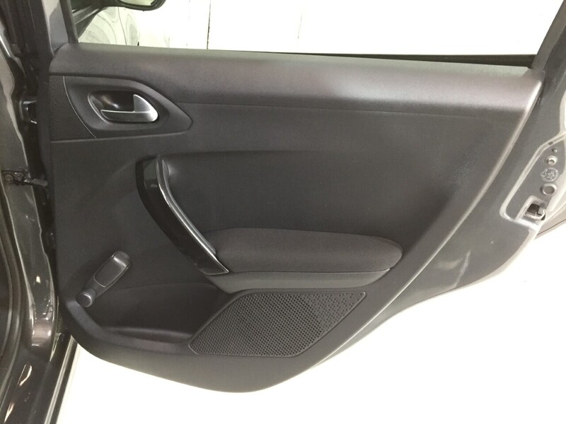 Used Peugeot 208 2014 for sale - 76718735: Photo 29