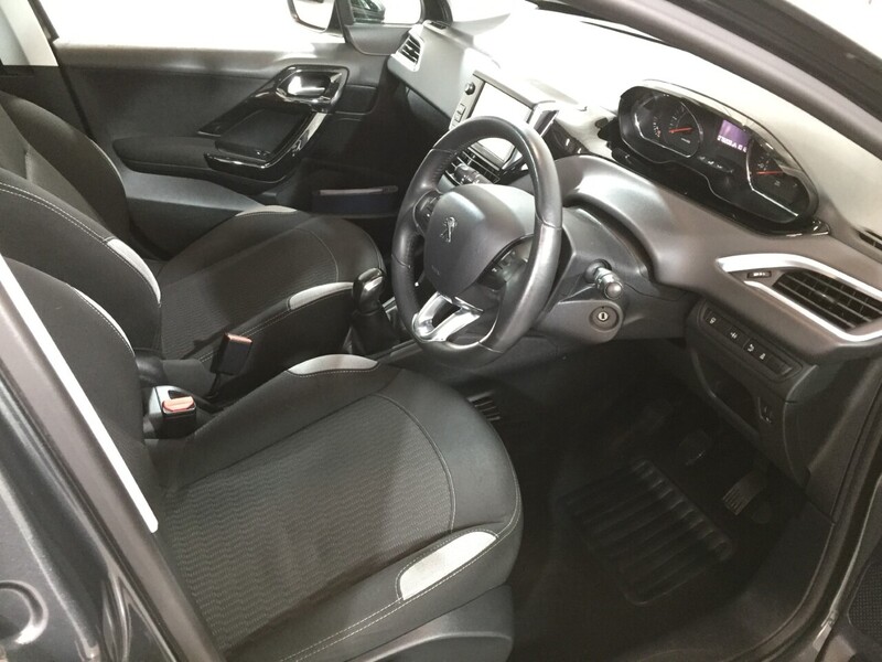 Used Peugeot 208 2014 for sale - 76718735: Photo 7
