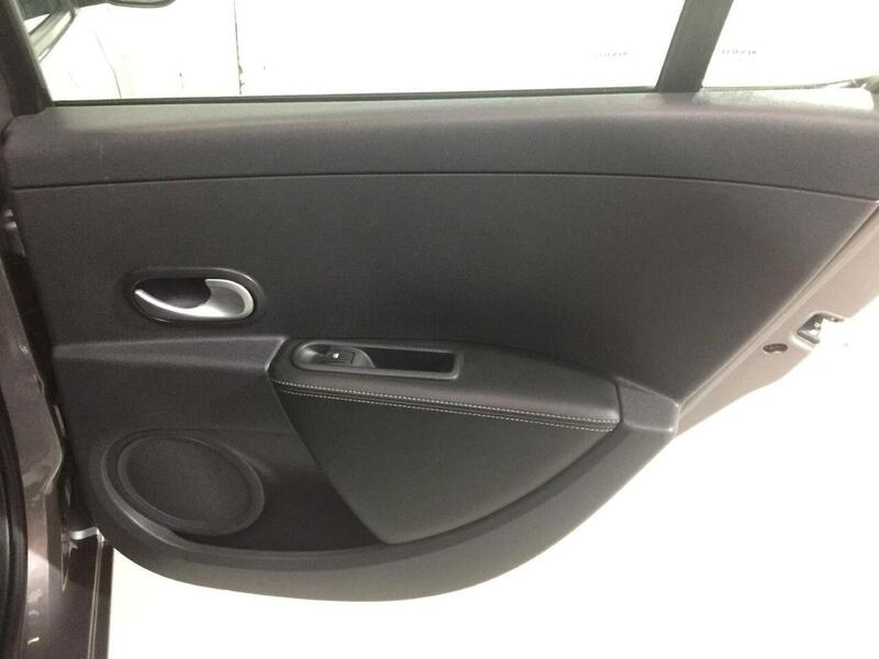 Used Renault Clio 2010 for sale - 77668083: Photo 25