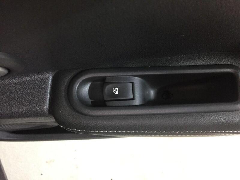 Used Renault Clio 2010 for sale - 77668083: Photo 26