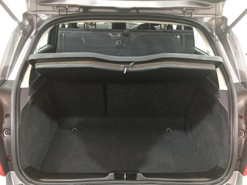 Used Renault Clio 2010 for sale - 77668083: Photo 29