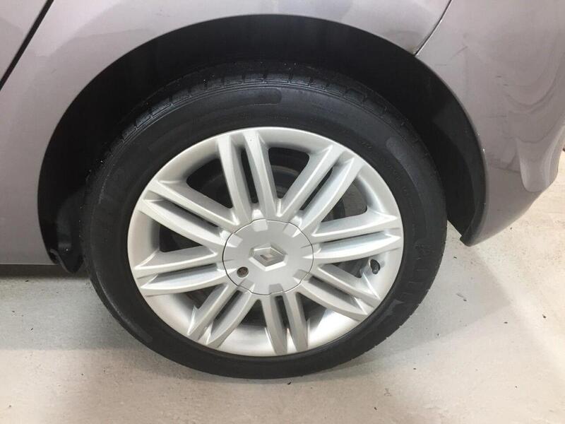 Used Renault Clio 2010 for sale - 77668083: Photo 35