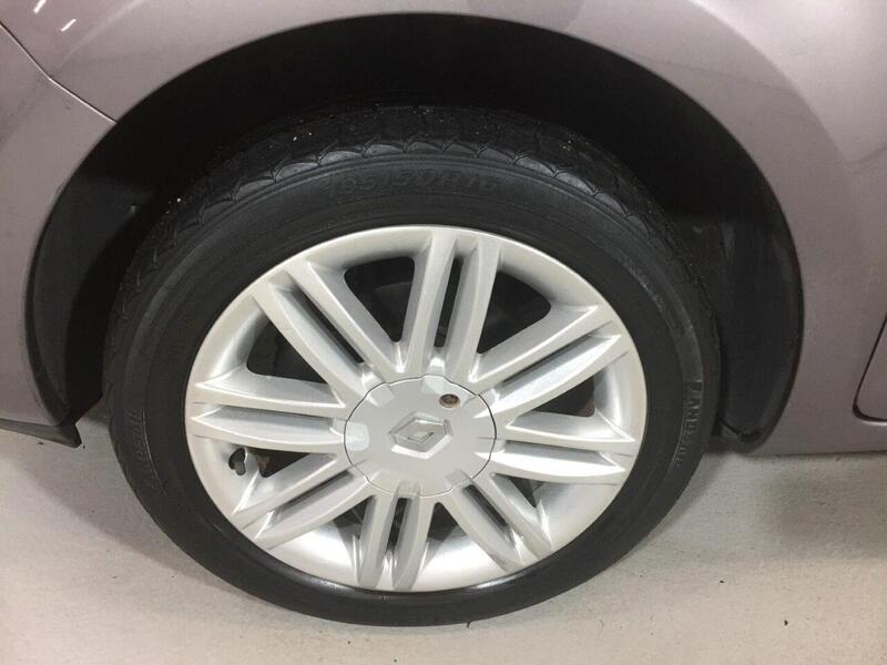 Used Renault Clio 2010 for sale - 77668083: Photo 36