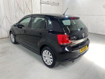 Used Volkswagen Polo 2011 for sale - 79082480: Photo