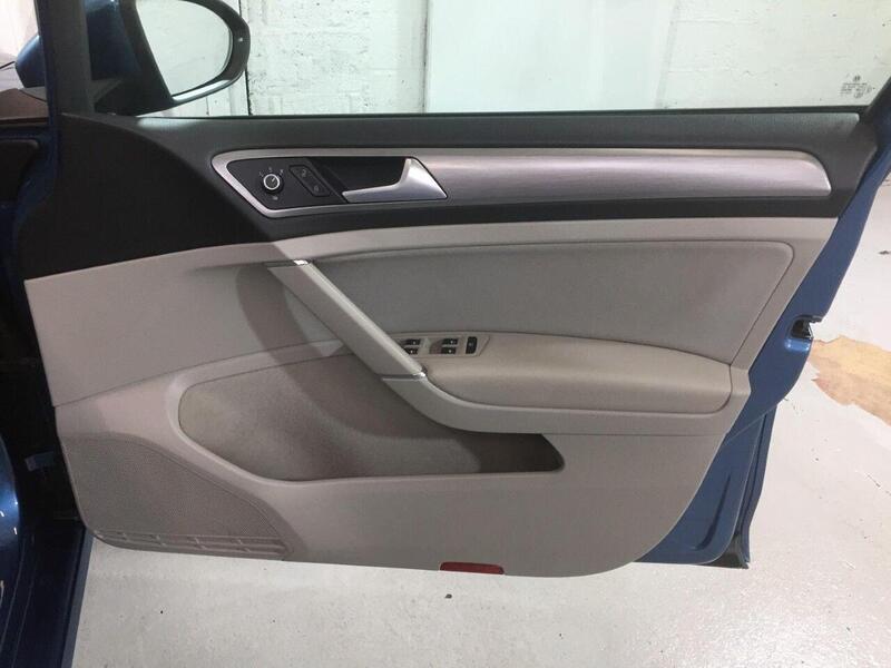 Used Volkswagen Golf 2014 for sale - 78078895: Photo 9