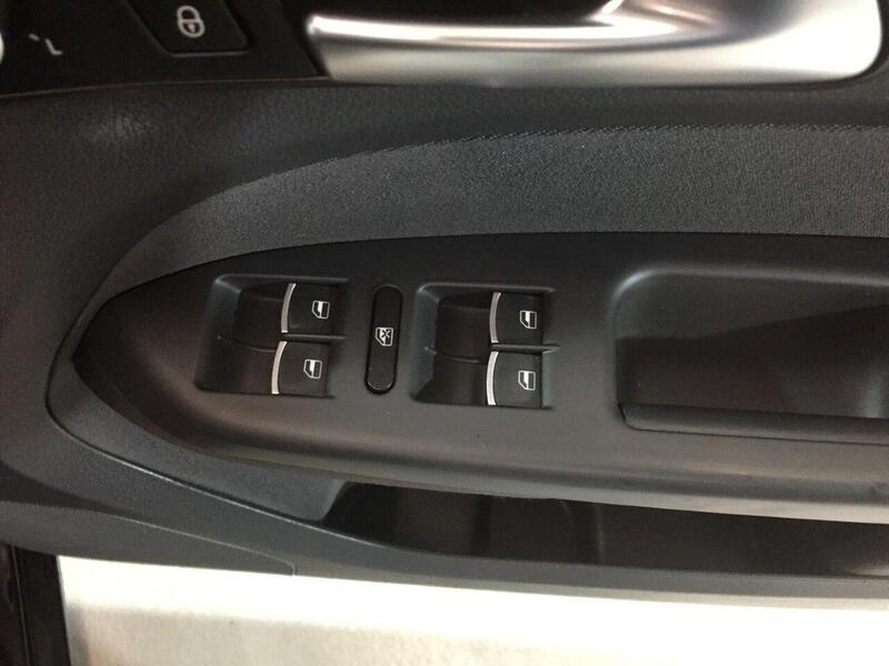 Used Volkswagen Touran 2026 for sale - 77465320: Photo 10