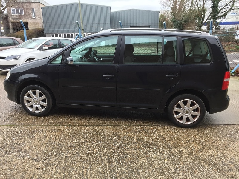 Used Volkswagen Touran 2006 for sale - 77024010: Photo 4