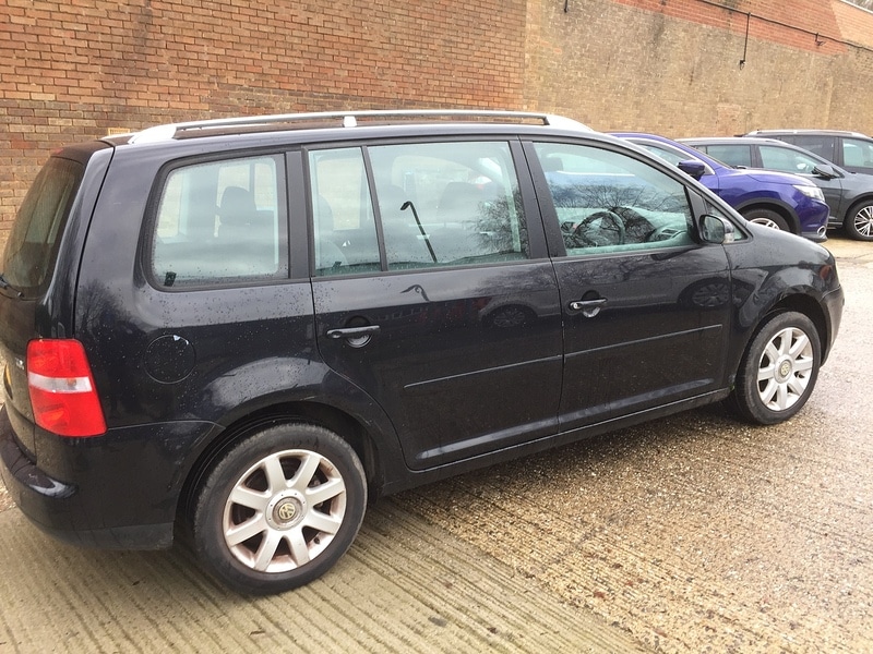Used Volkswagen Touran 2006 for sale - 77024010: Photo 8