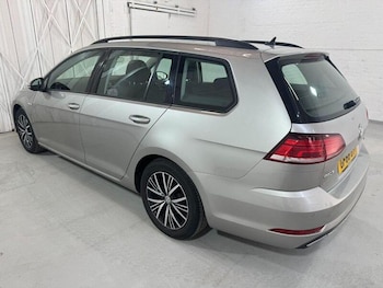 Used Volkswagen Golf 2018 for sale - 79187352: Photo