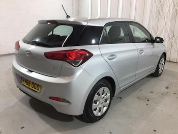 Used Hyundai i20 2016 for sale - 77349668: Photo