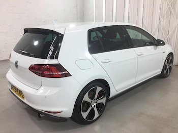 Used Volkswagen Golf 2015 for sale - 78242112: Photo