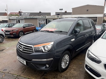 Used Ssangyong Turismo 2015 for sale - 76711953: Photo