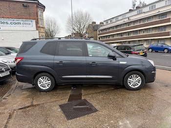 Used Ssangyong Turismo 2015 for sale - 76711953: Photo