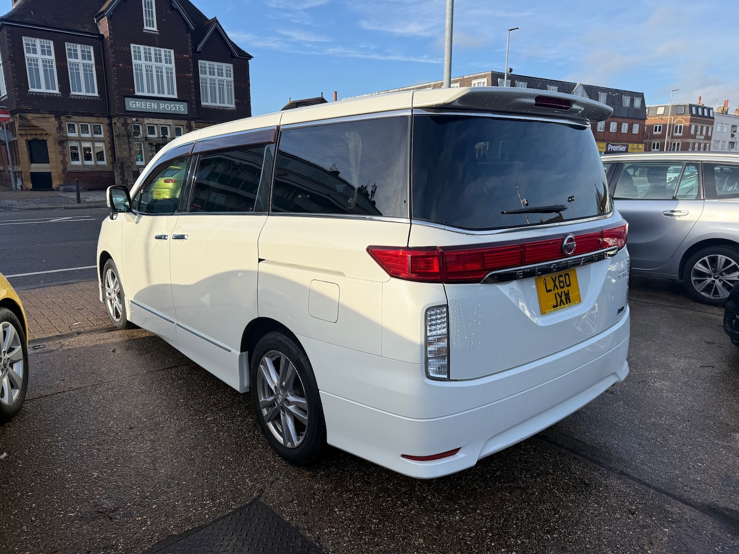 Used Nissan Elgrand 2020 for sale - 77180035: Photo 14