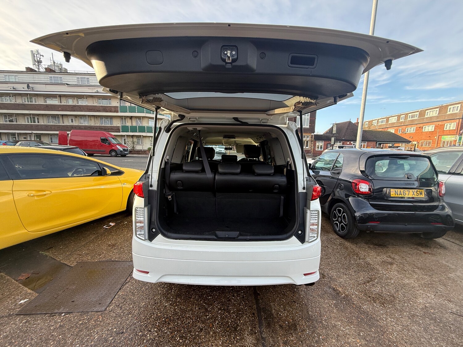 Used Nissan Elgrand 2020 for sale - 77180035: Photo 16