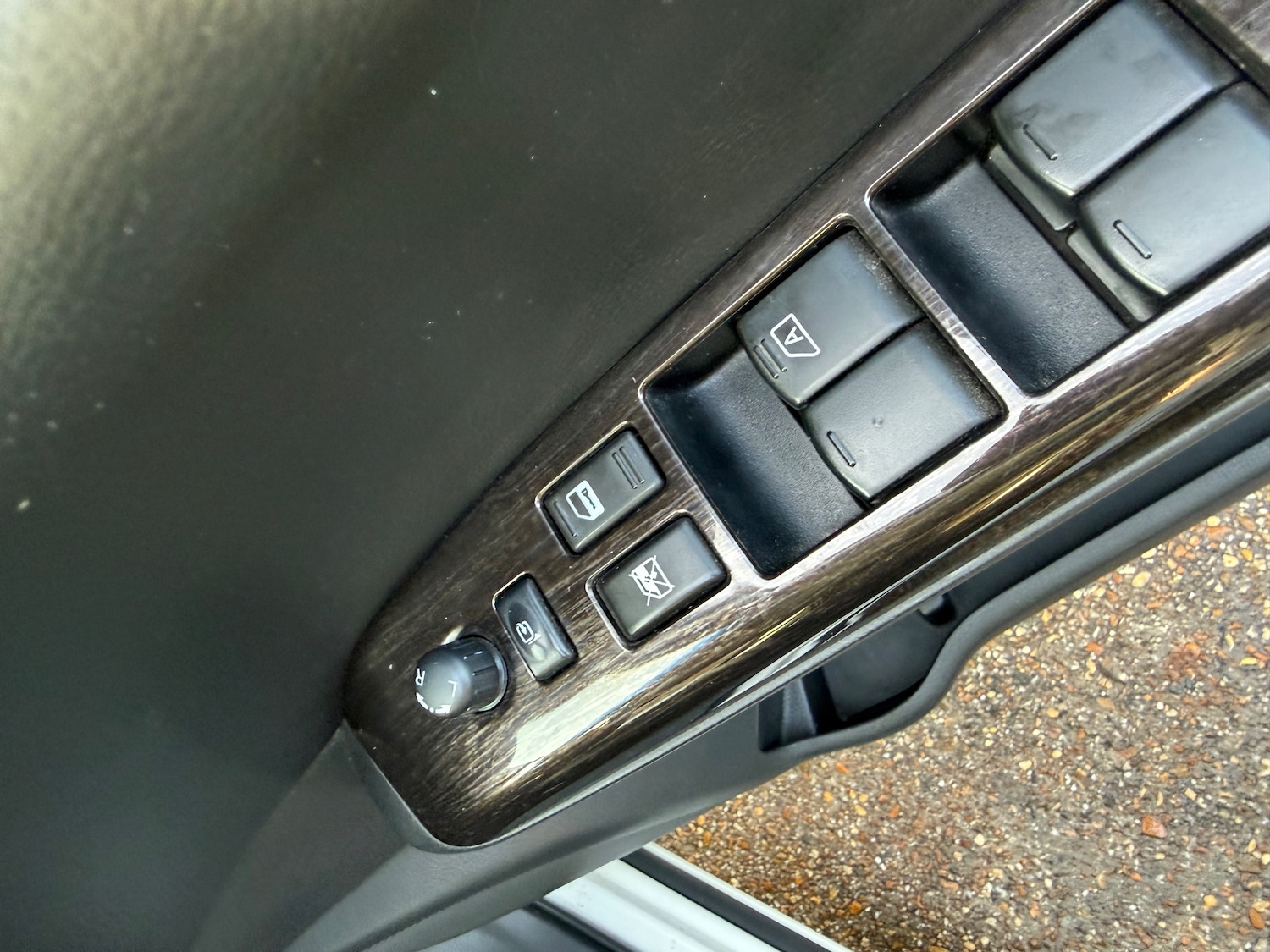 Used Nissan Elgrand 2020 for sale - 77180035: Photo 24