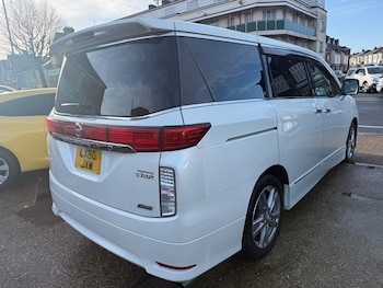Used Nissan Elgrand 2010 for sale - 77180035: Photo