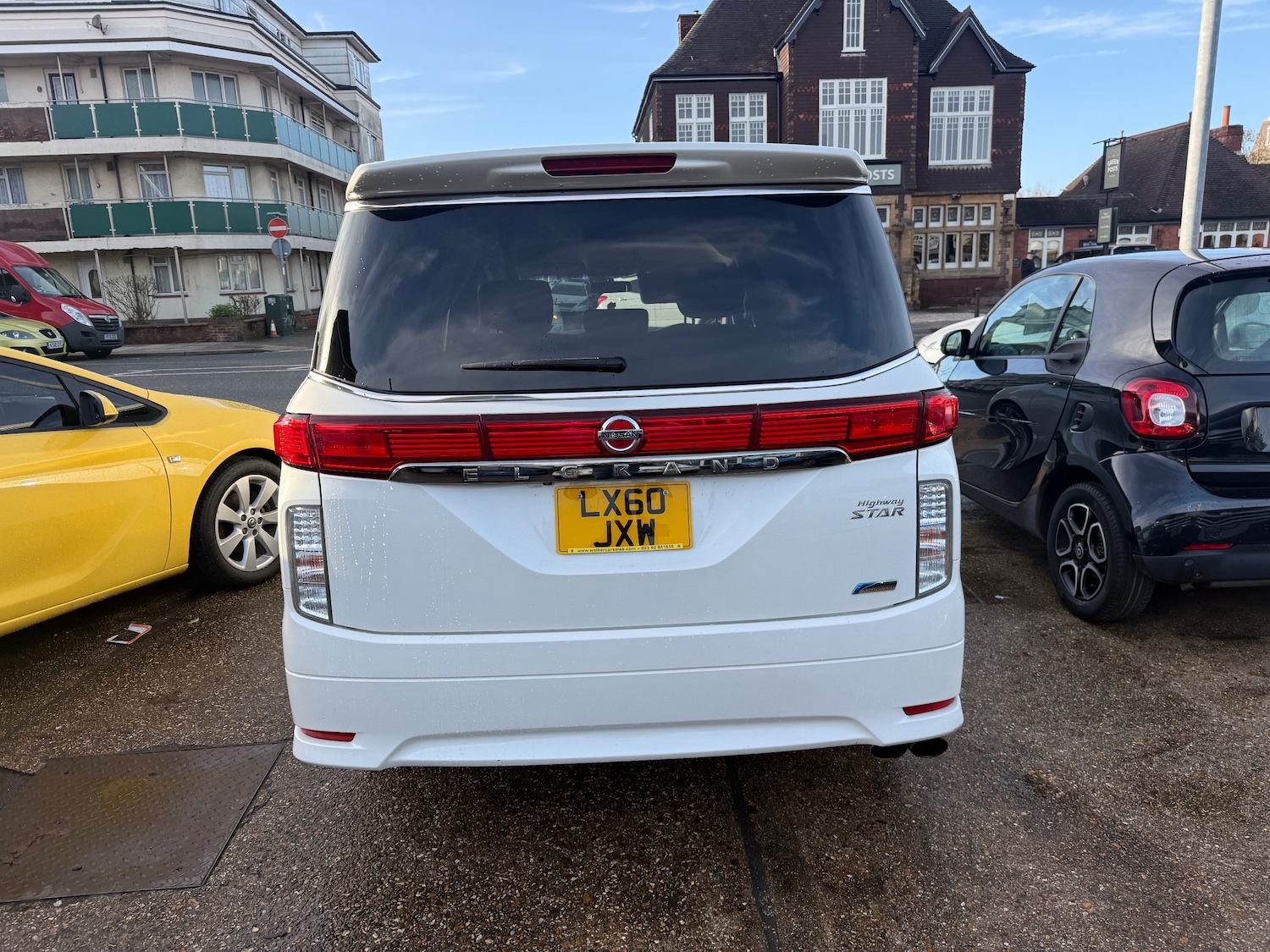 Used Nissan Elgrand 2020 for sale - 77180035: Photo 5