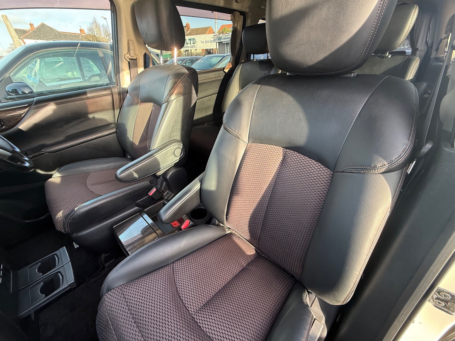 Used Nissan Elgrand 2020 for sale - 77180035: Photo 8