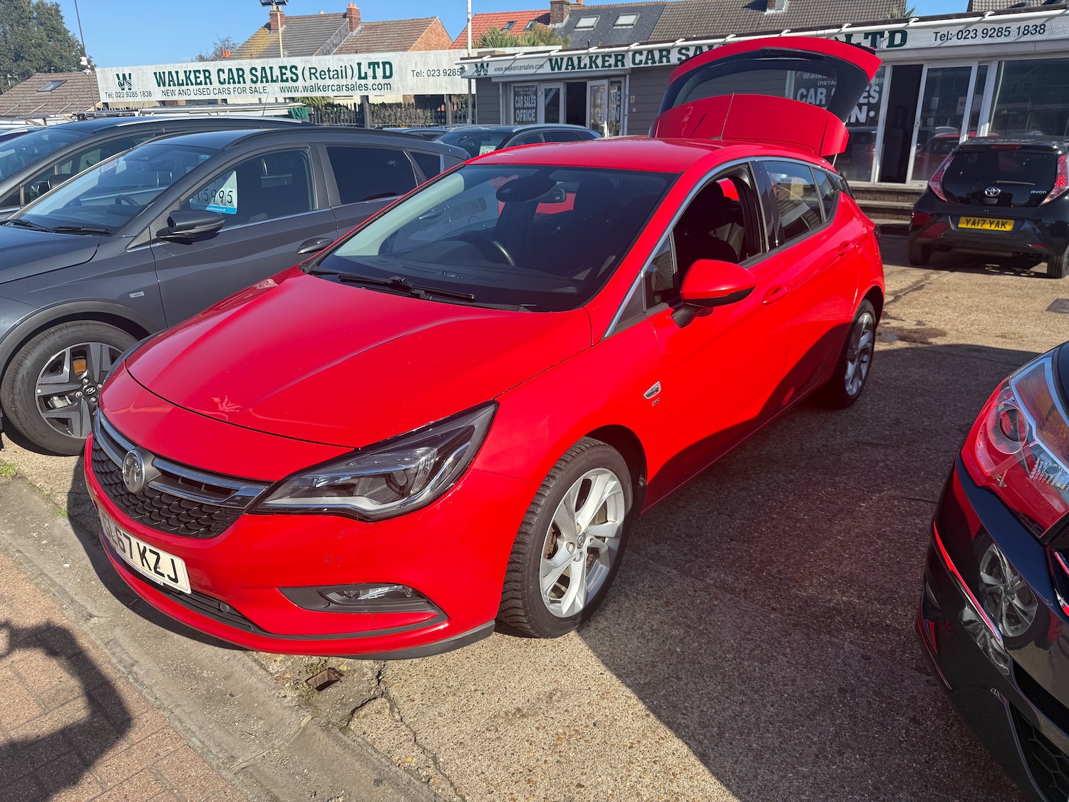 Used Vauxhall Astra 2017 for sale - 76143666: Photo 1