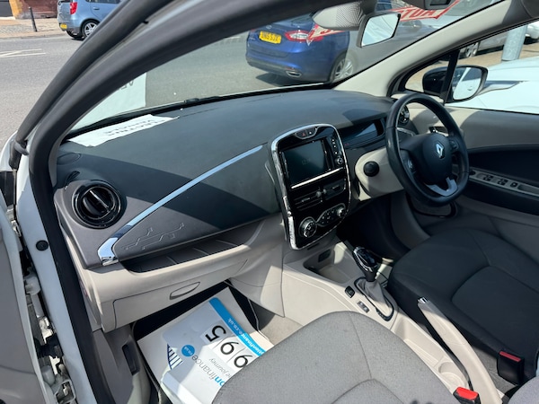 Used Renault Zoe for sale - 74182522: Photo 11
